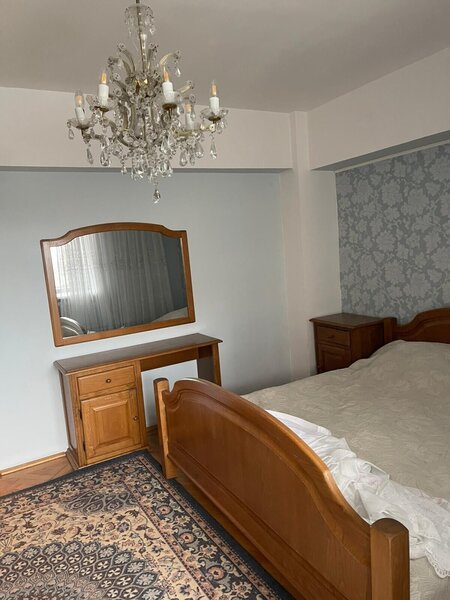 Victoriei  /langa Guvern- ROND  inchiriere apartament 4 camere